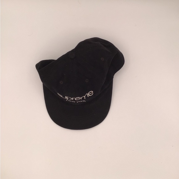 Supreme Corduroy Classic Logo 6-Panel in Black